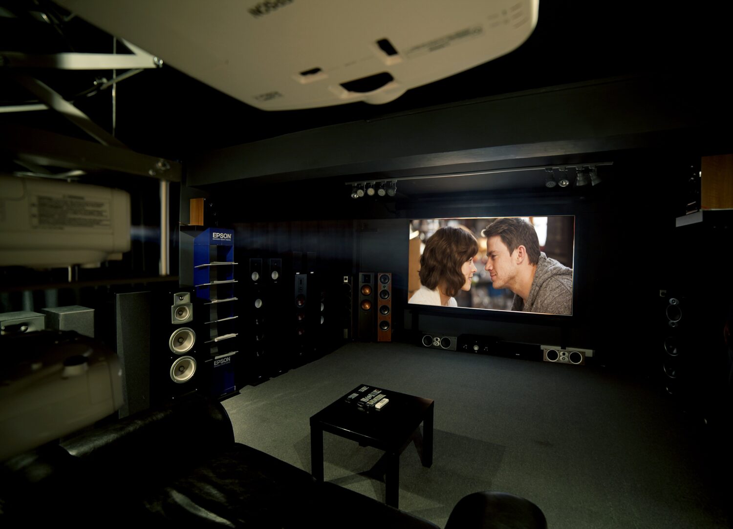 filminikapgel-cinefill-room4.jpg.jpg-min