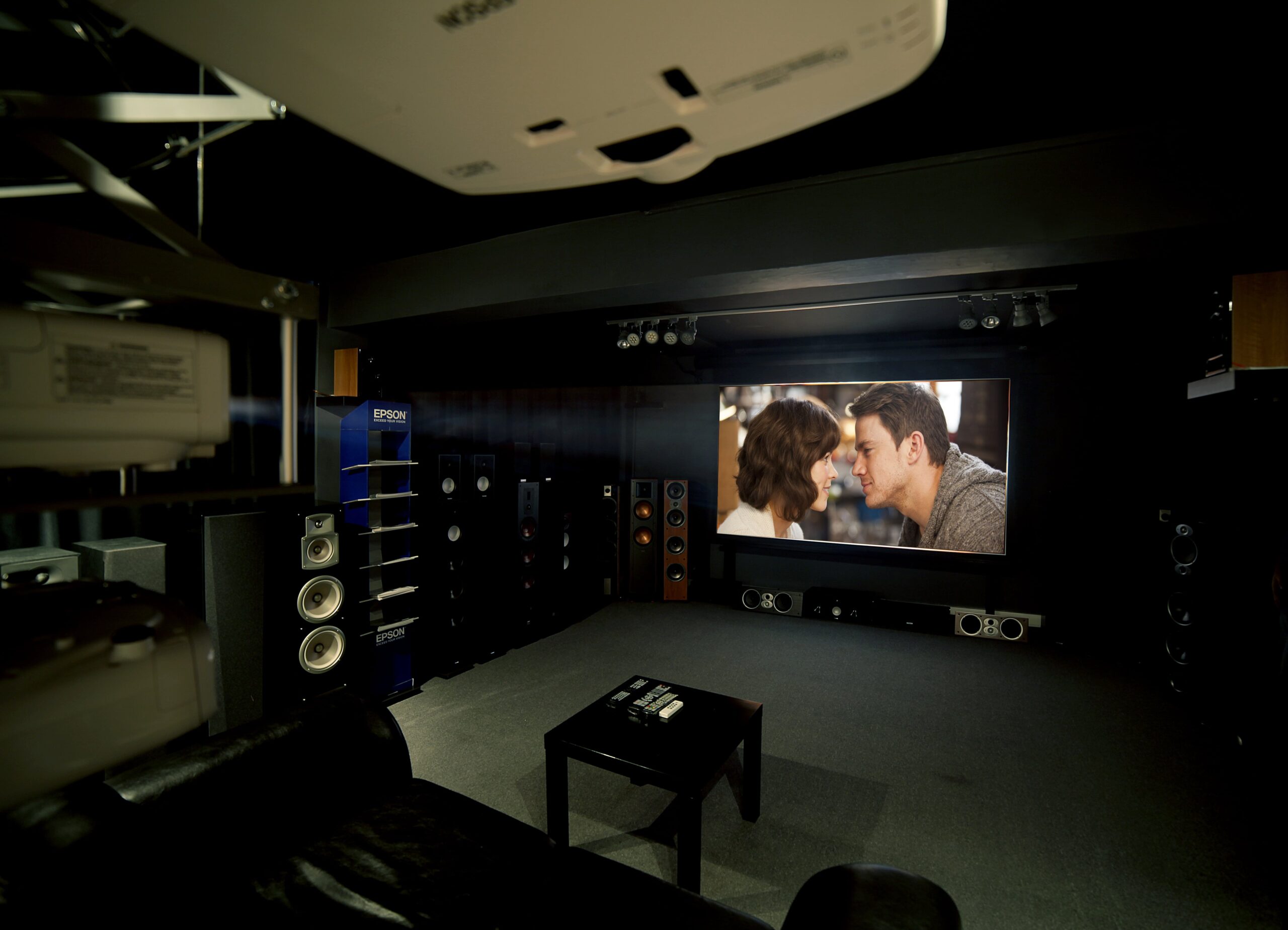 filminikapgel-cinefill-room4.jpg.jpg-min